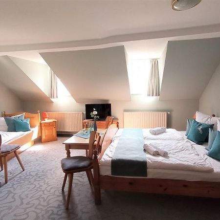 Hotel Ross Zwoenitz Bagian luar foto